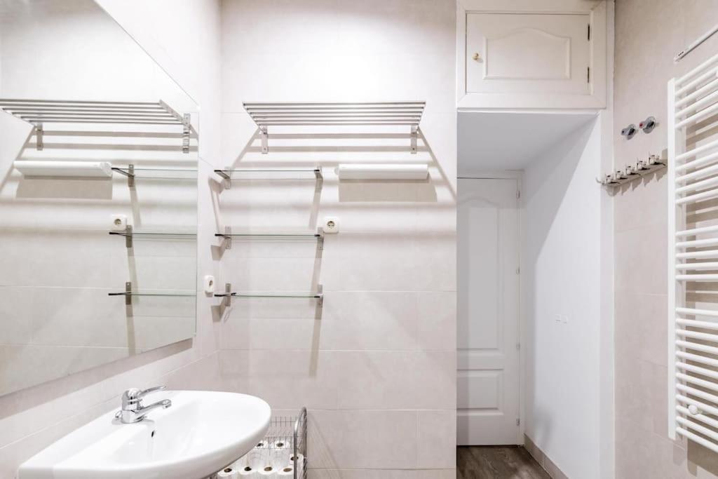 Apartamento Proximo A Gran Via Madrid Apartment Exterior photo